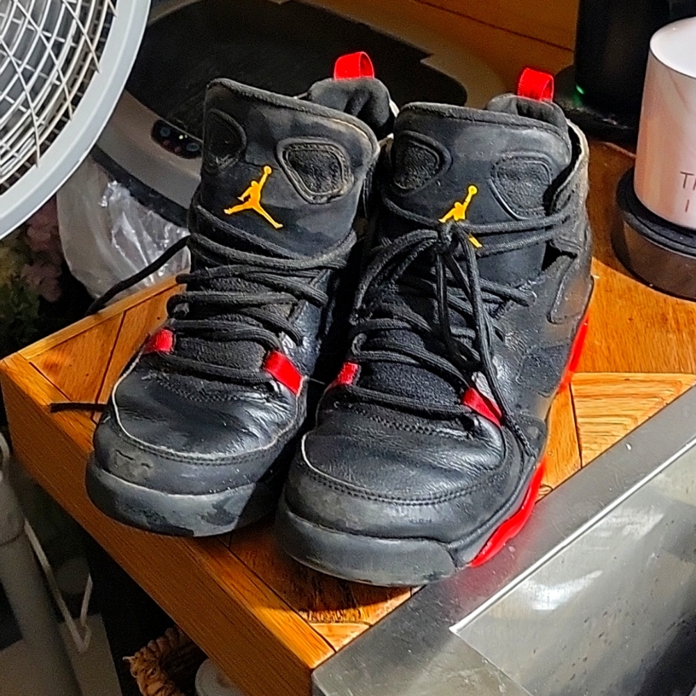 Jordans y5